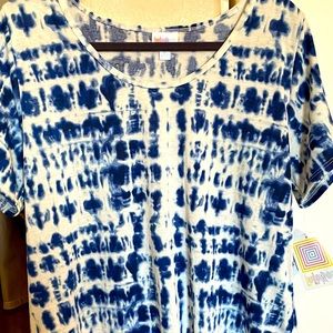 Brand new Lularoe Classic T